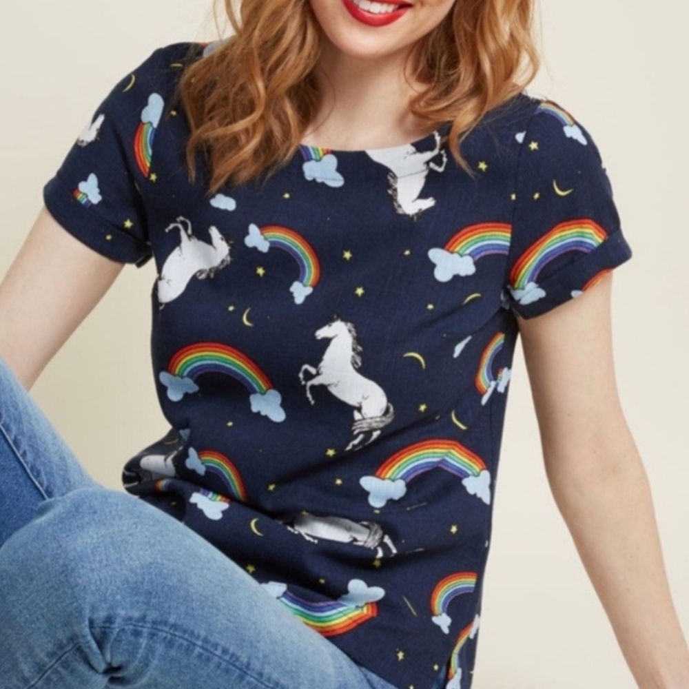 Modcloth Linen Blend Unicorn Rainbow Graphic Print Top, Size Large